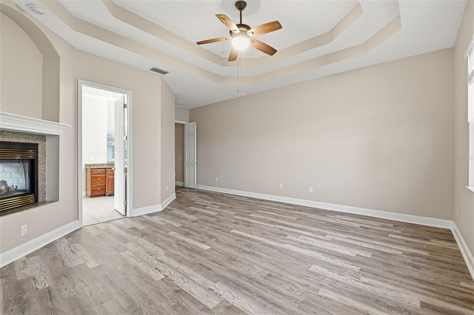 9009 RIVERVIEW DR — photo 38
