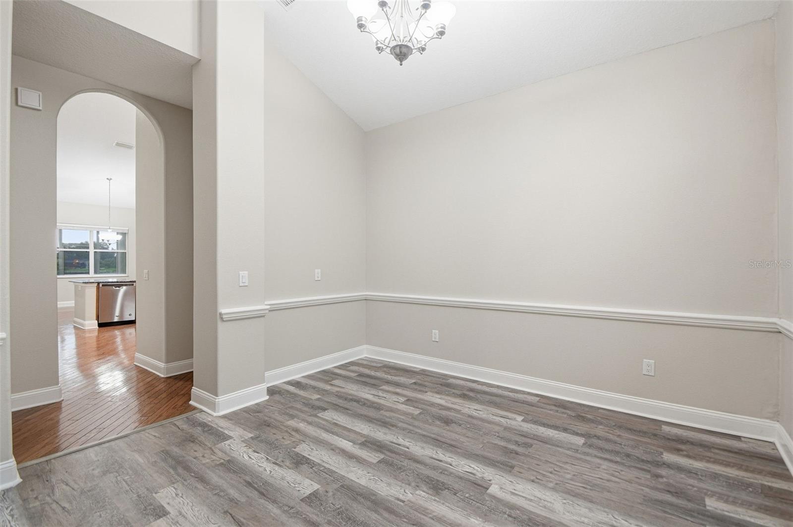 9009 RIVERVIEW DR — photo 25