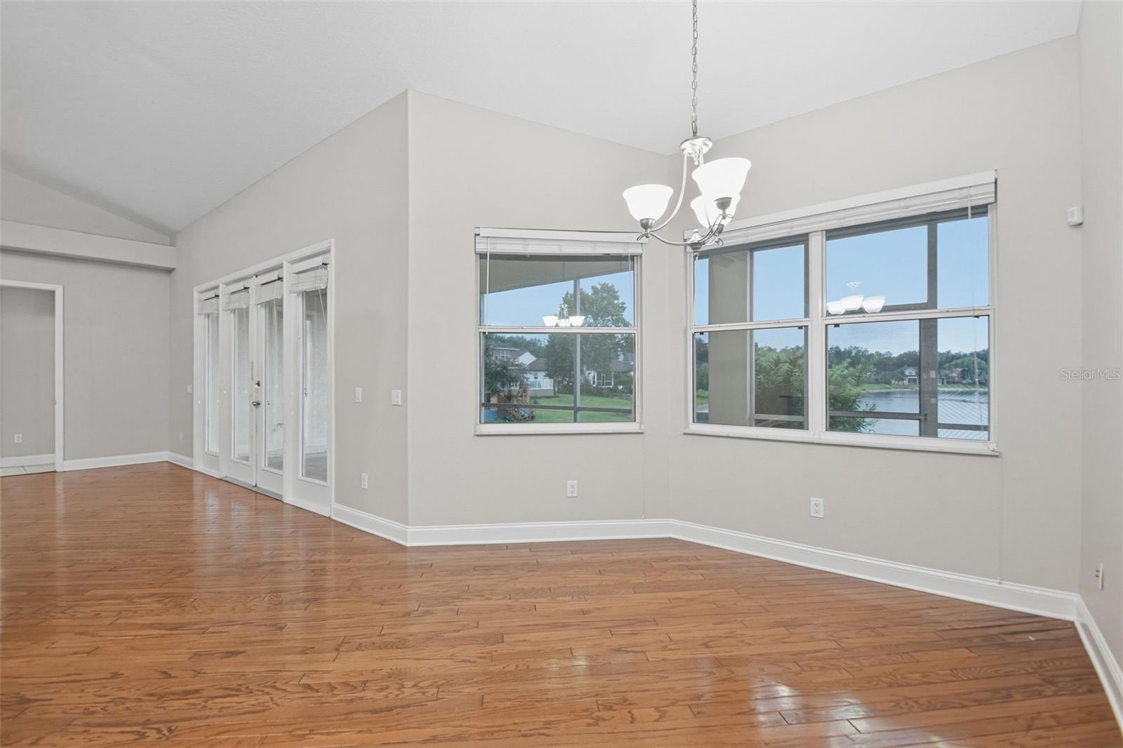 9009 RIVERVIEW DR — photo 15