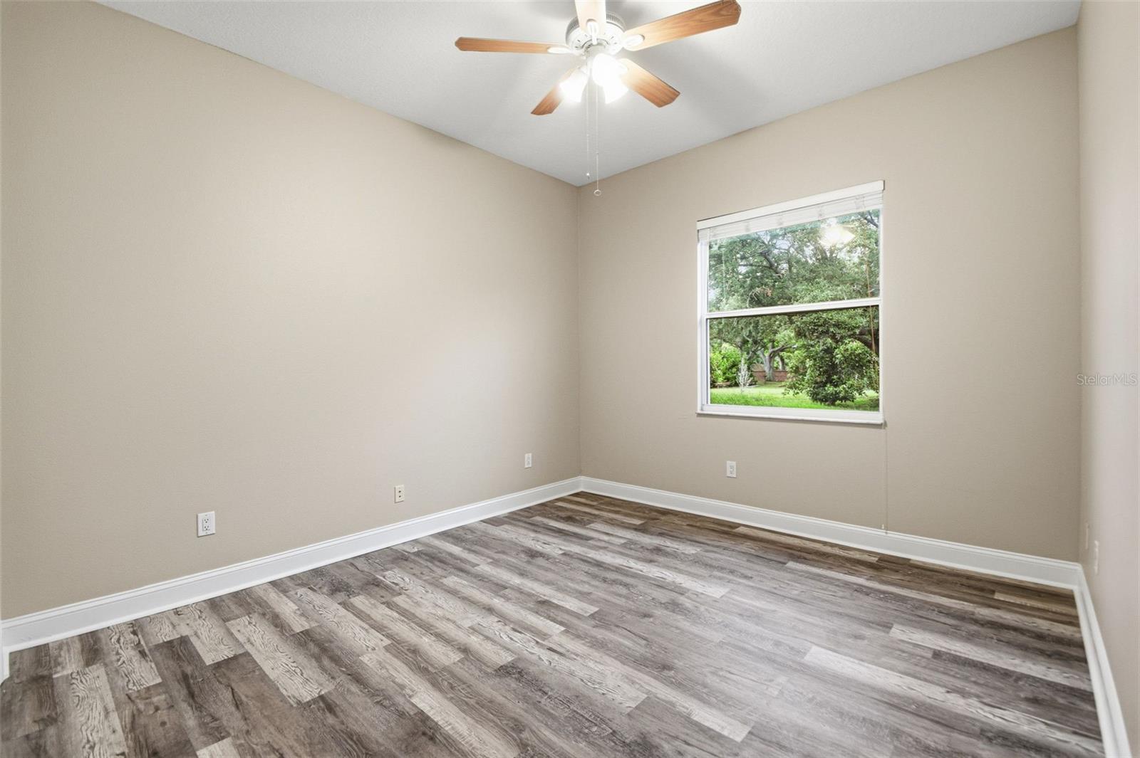 9009 RIVERVIEW DR — photo 30