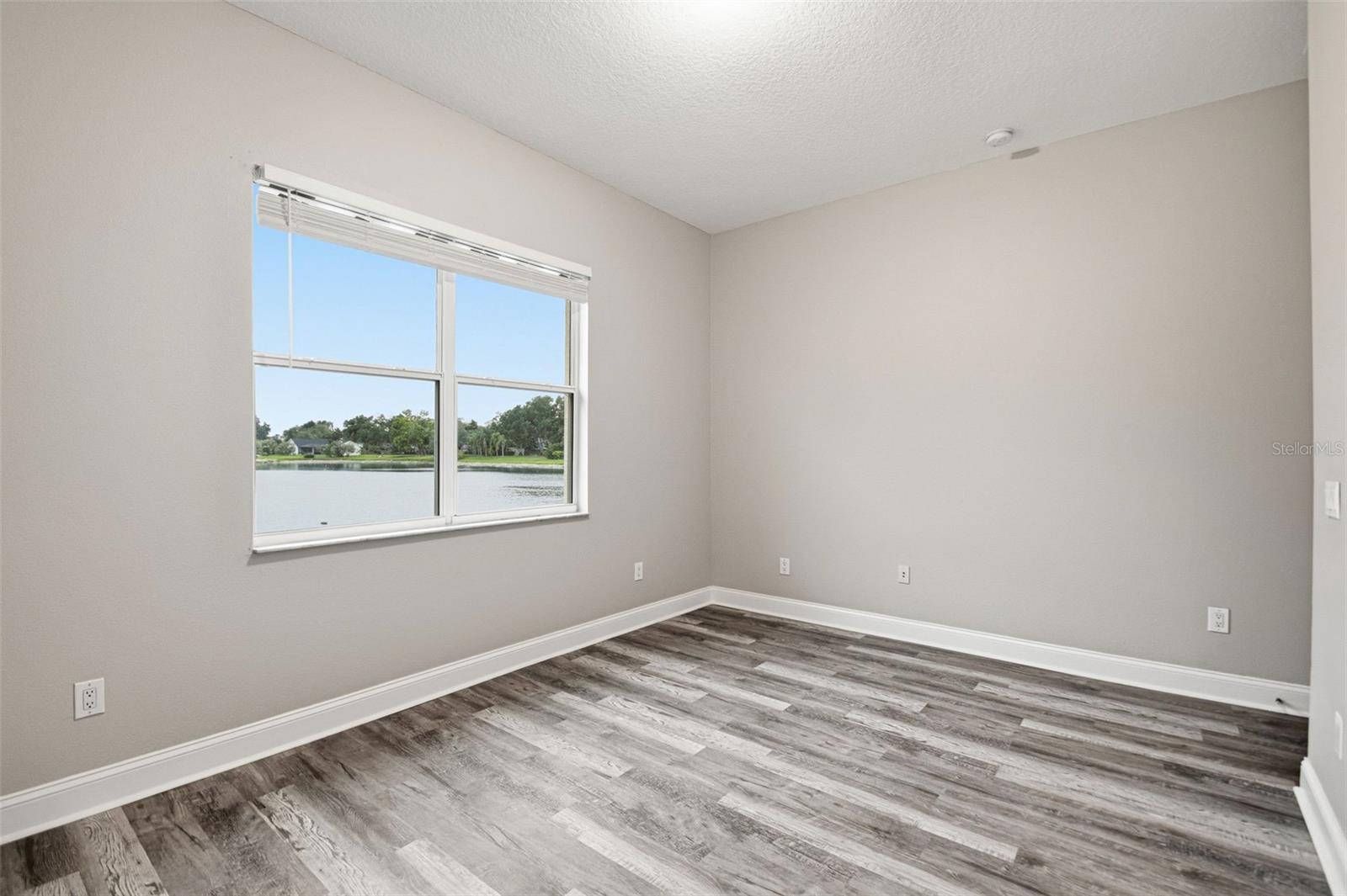 9009 RIVERVIEW DR — photo 34