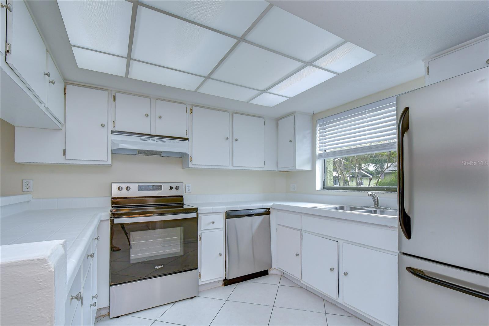 230 CYPRESS PL — photo 7