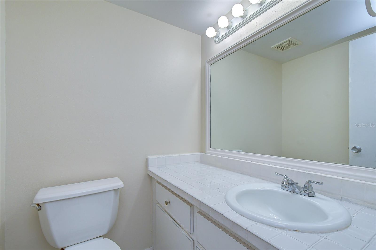 230 CYPRESS PL — photo 22