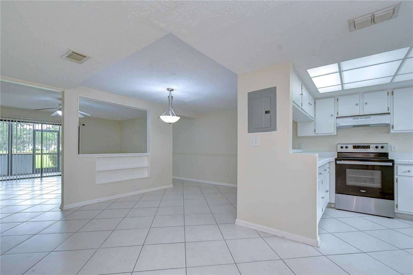 230 CYPRESS PL — photo 6