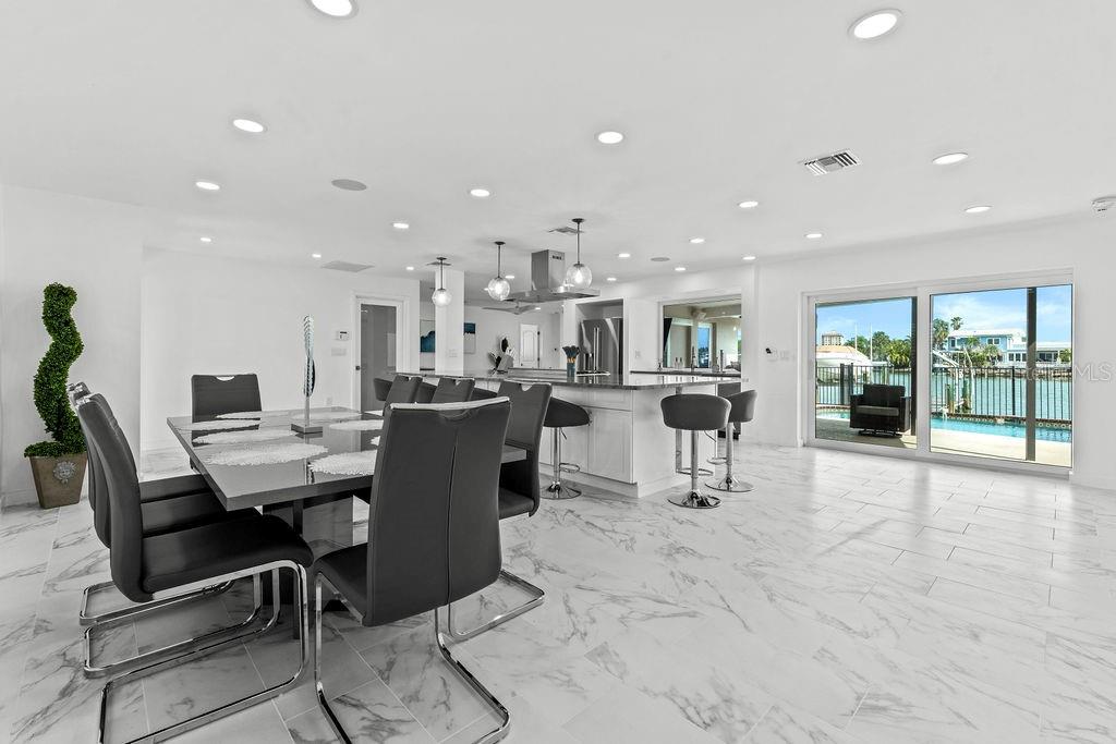 340 PALM IS NE — photo 38