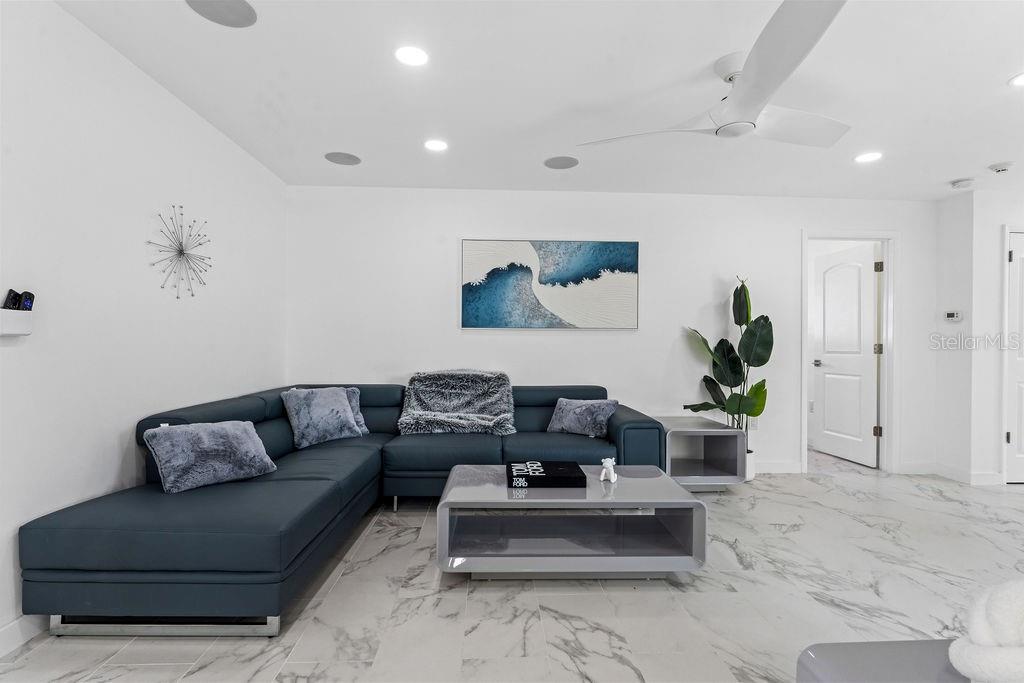 340 PALM IS NE — photo 16