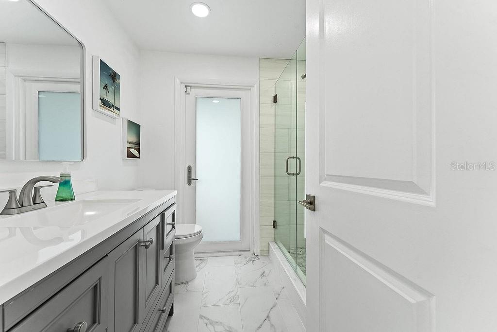 340 PALM IS NE — photo 33