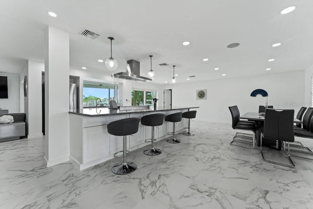 340 PALM IS NE — photo 49