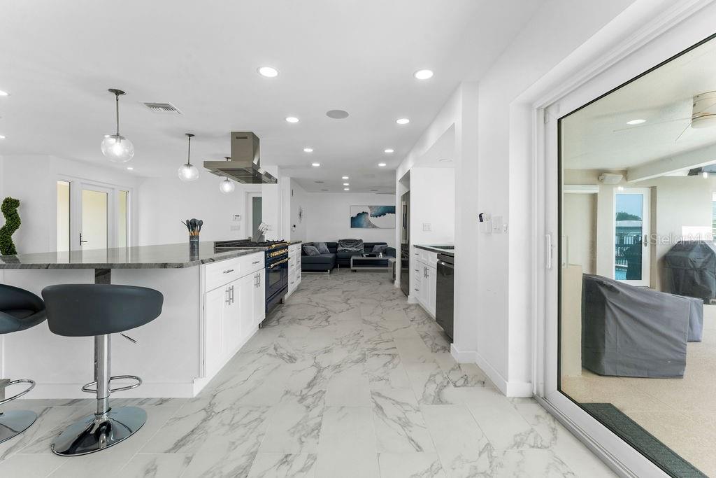 340 PALM IS NE — photo 42