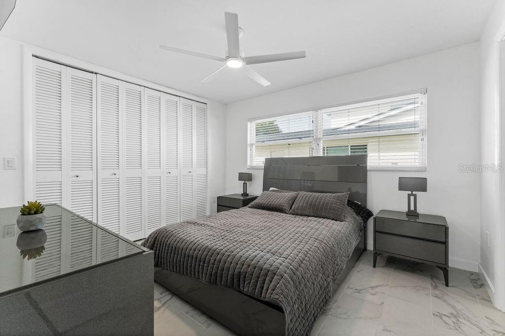 340 PALM IS NE — photo 18