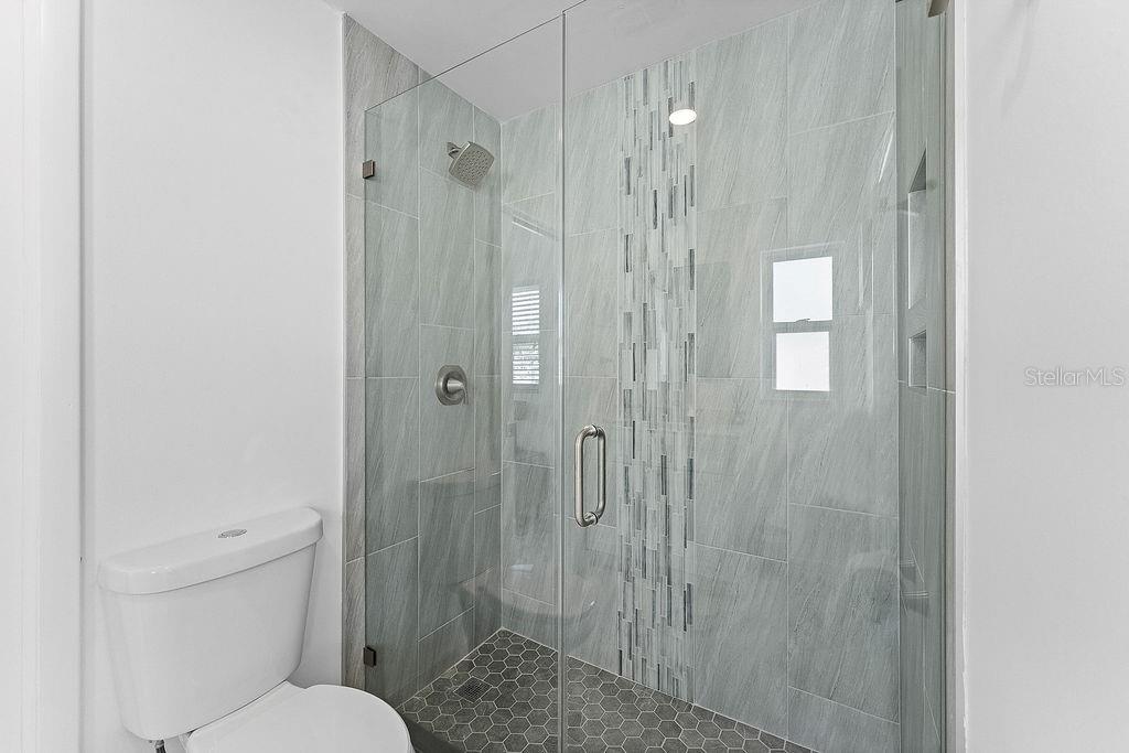 340 PALM IS NE — photo 22