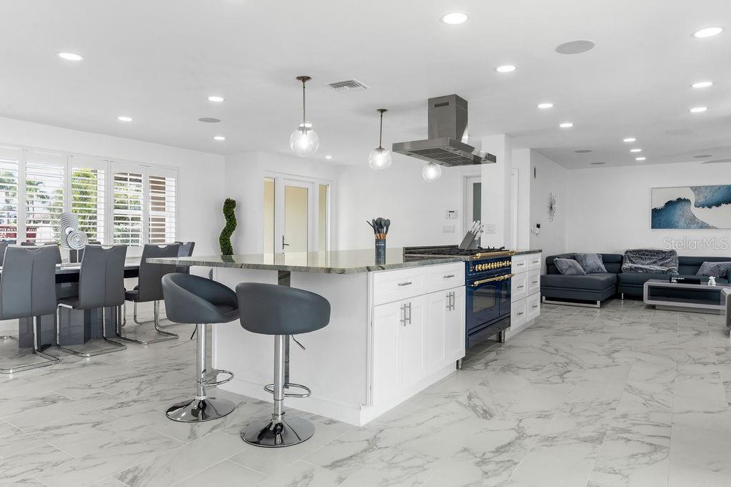 340 PALM IS NE — photo 41
