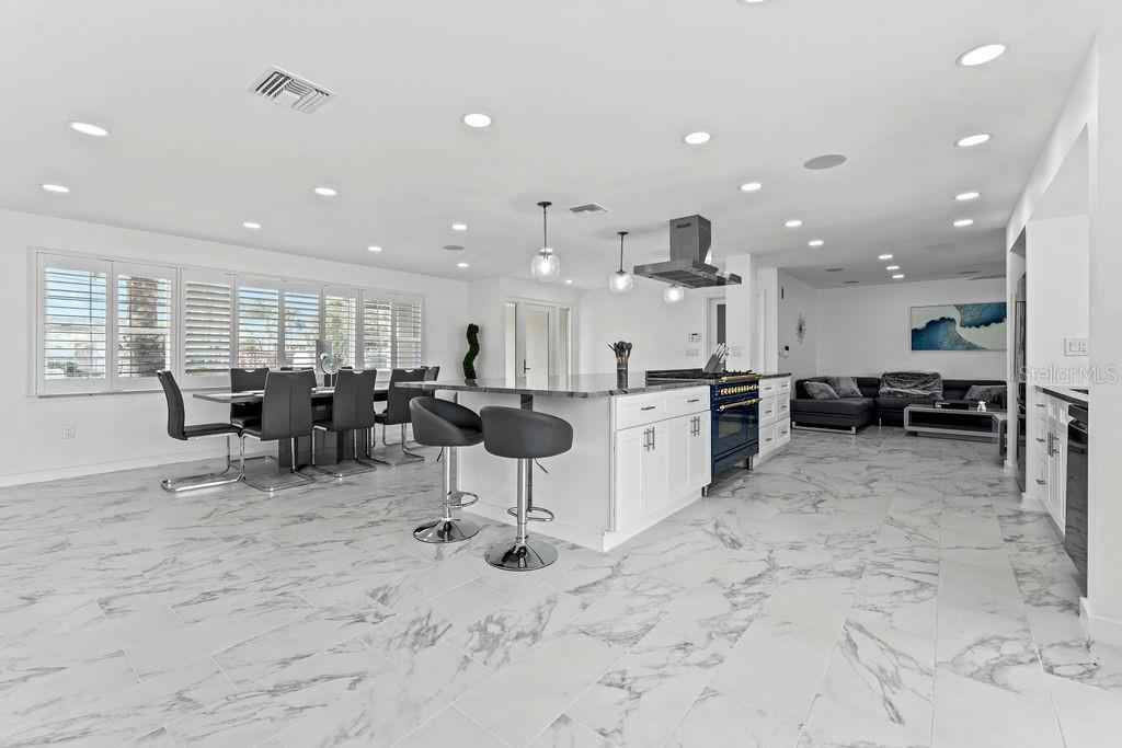 340 PALM IS NE — photo 40