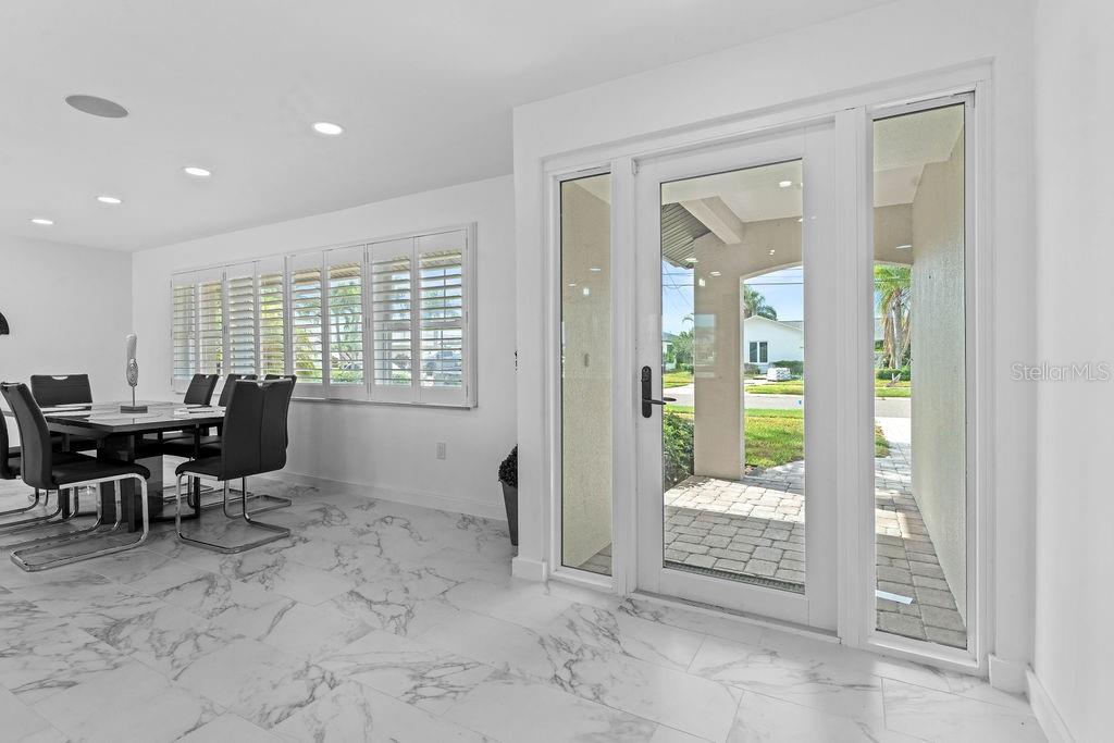 340 PALM IS NE — photo 34