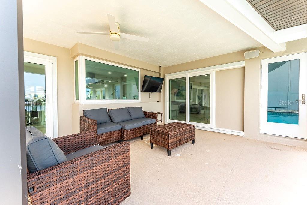 340 PALM IS NE — photo 65
