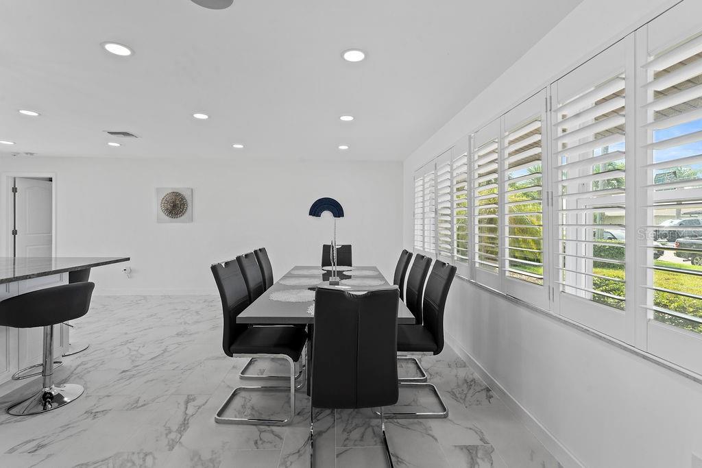 340 PALM IS NE — photo 35