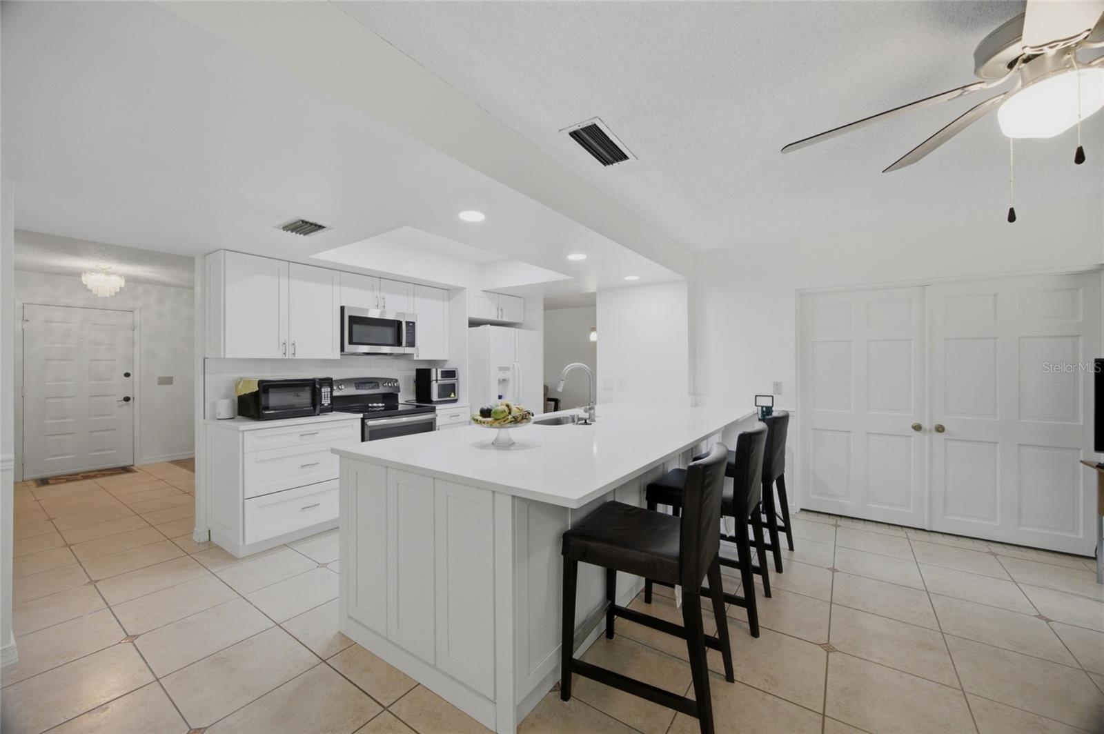 13510 CAPITOL DR — photo 11