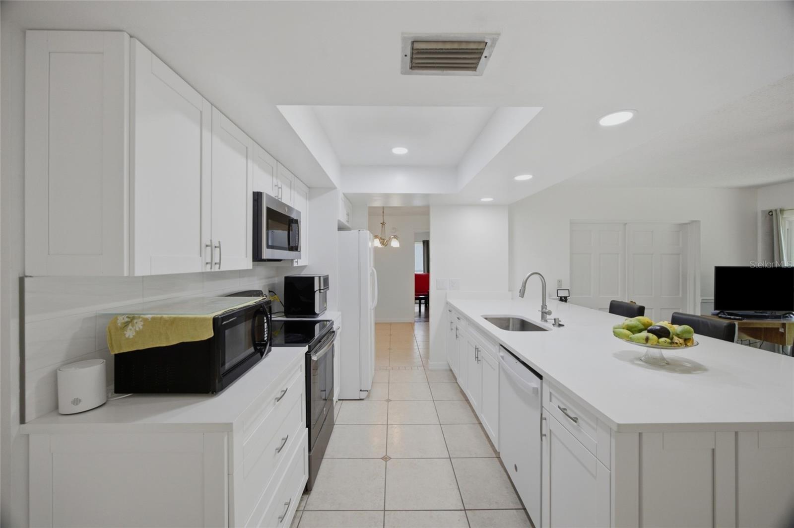13510 CAPITOL DR — photo 12