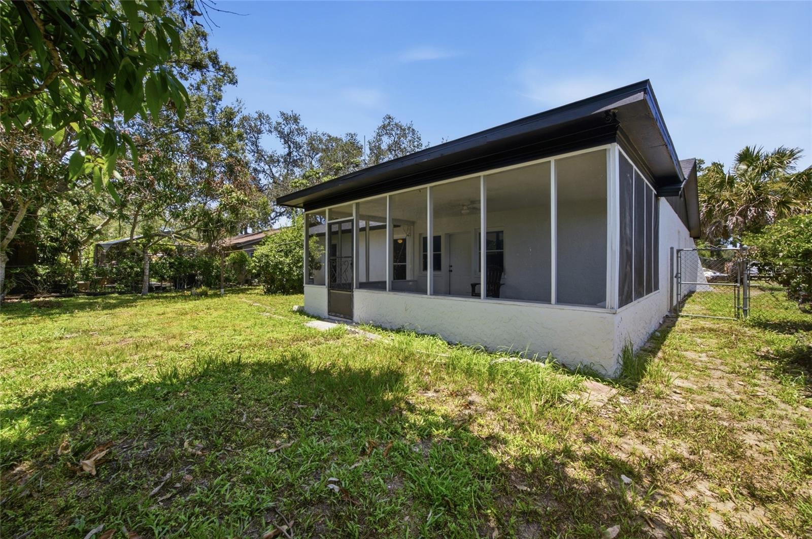 13510 CAPITOL DR — photo 29