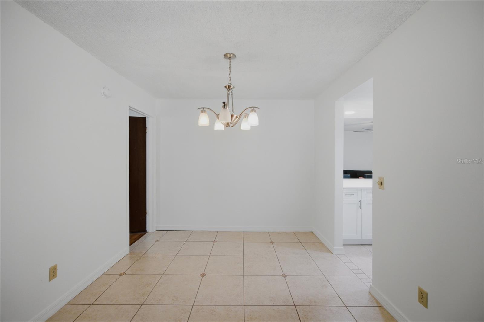 13510 CAPITOL DR — photo 14