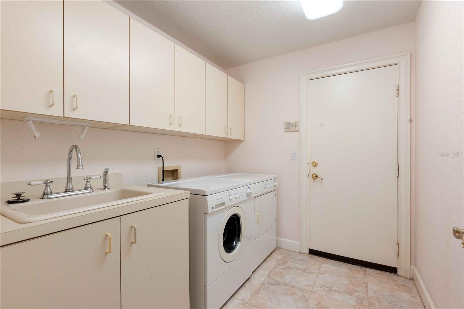 2122 PLATINUM DR — photo 11