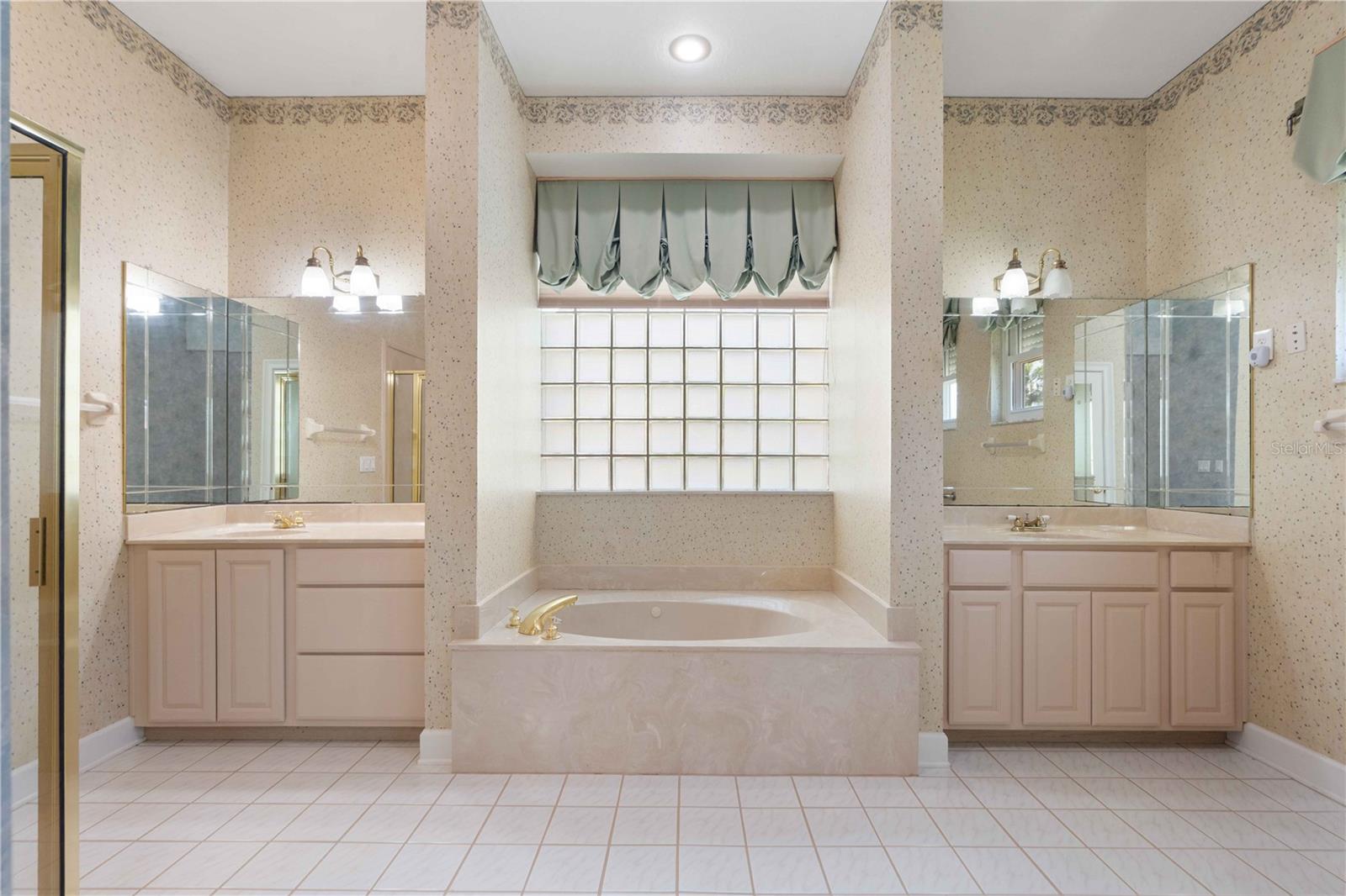 2122 PLATINUM DR — photo 23