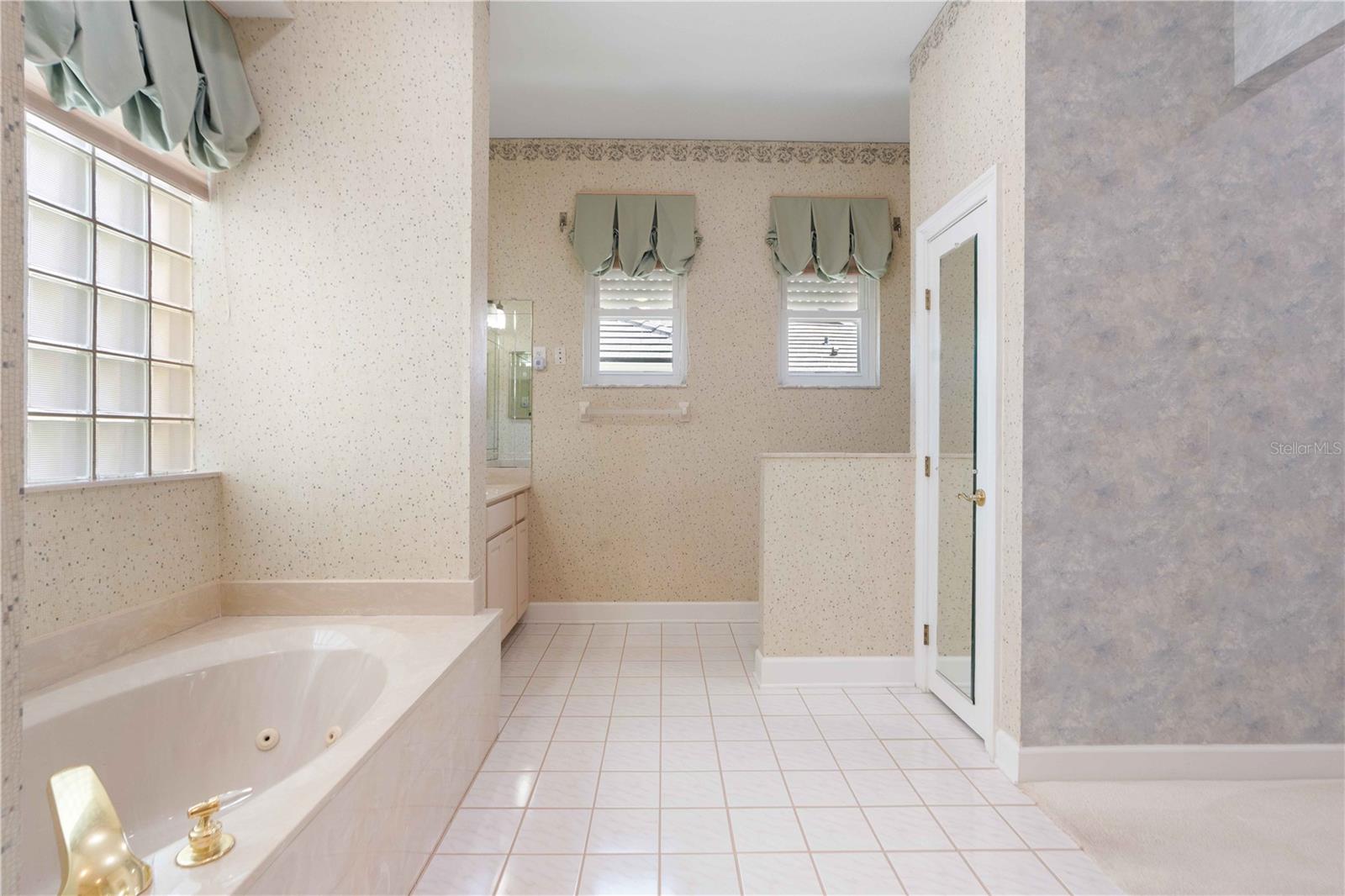 2122 PLATINUM DR — photo 25
