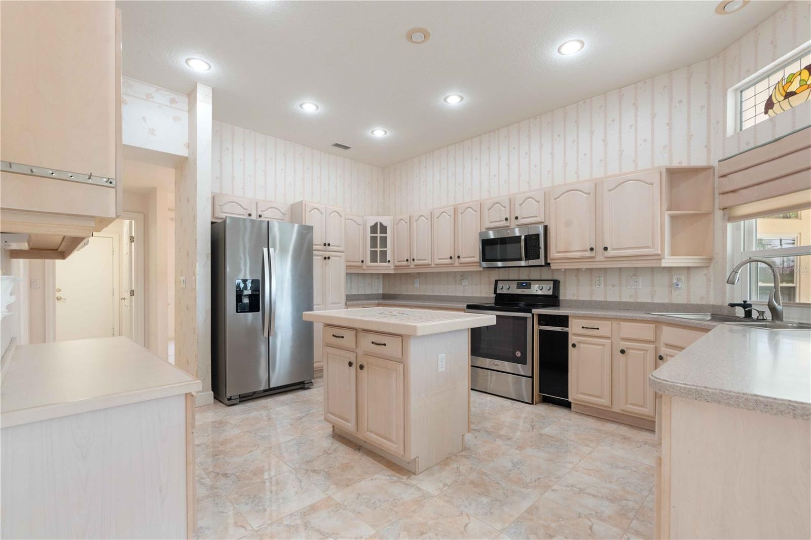 2122 PLATINUM DR — photo 13