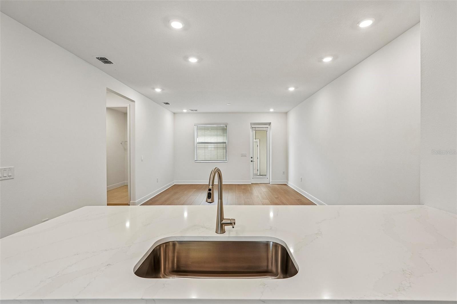 4426 SUNSET GARDEN ST — photo 8