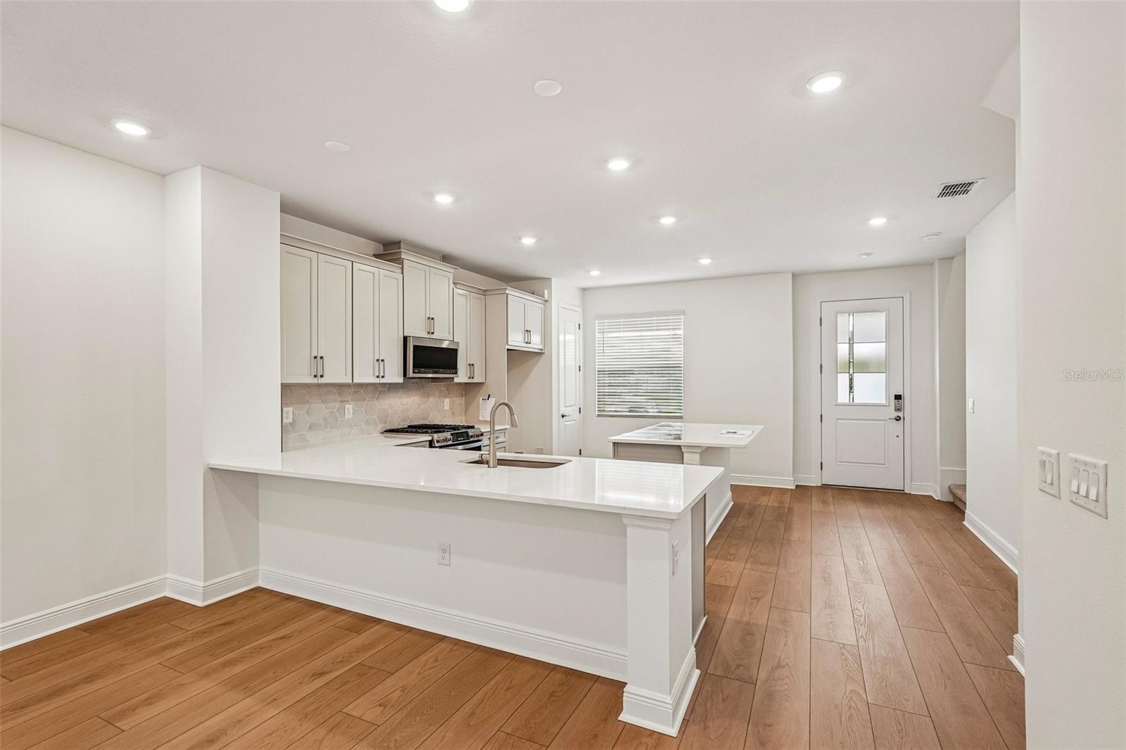 4426 SUNSET GARDEN ST — photo 5