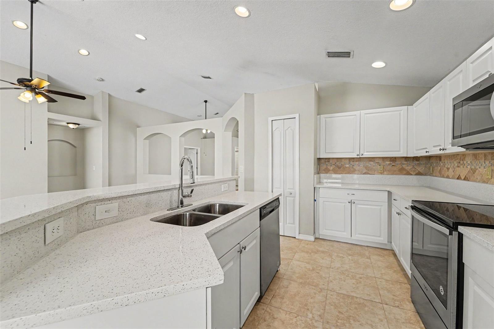 22901 HAWK HILL LOOP — photo 11