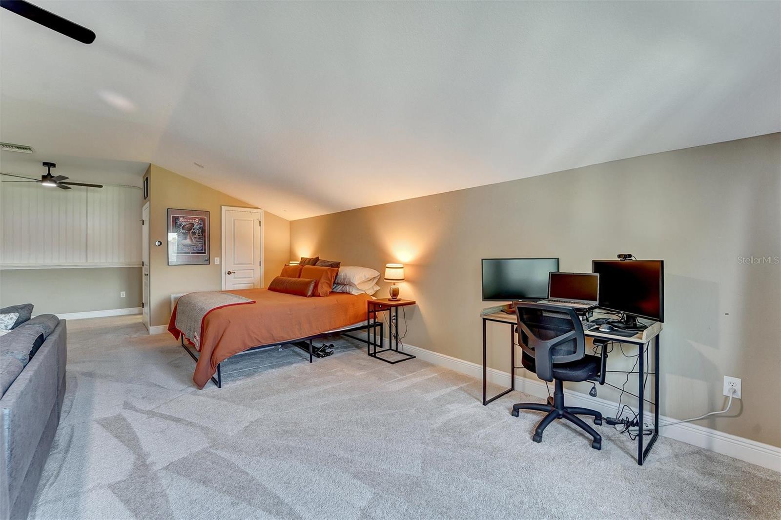 7136 DERWENT GLEN CIR — photo 35