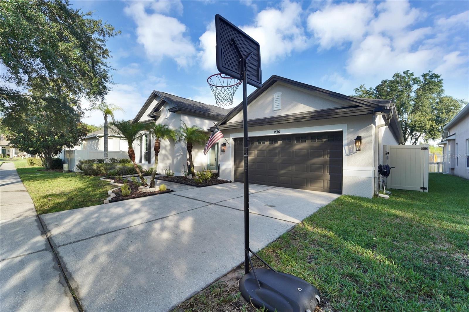7136 DERWENT GLEN CIR — photo 4