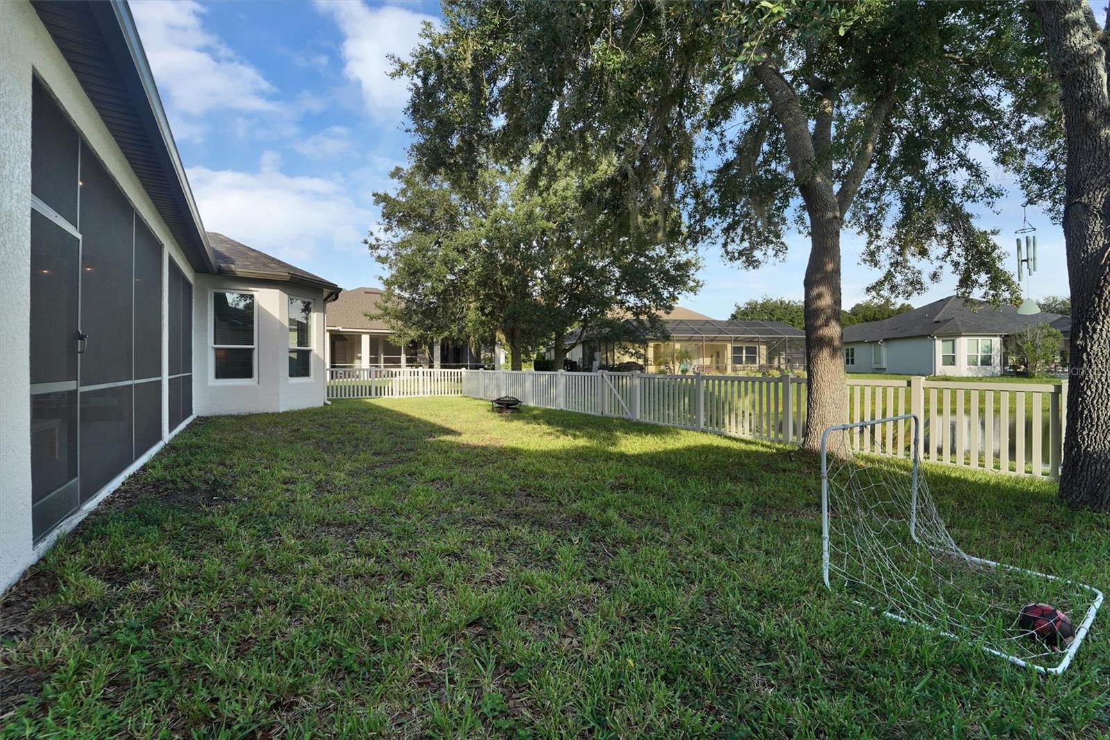 7136 DERWENT GLEN CIR — photo 44