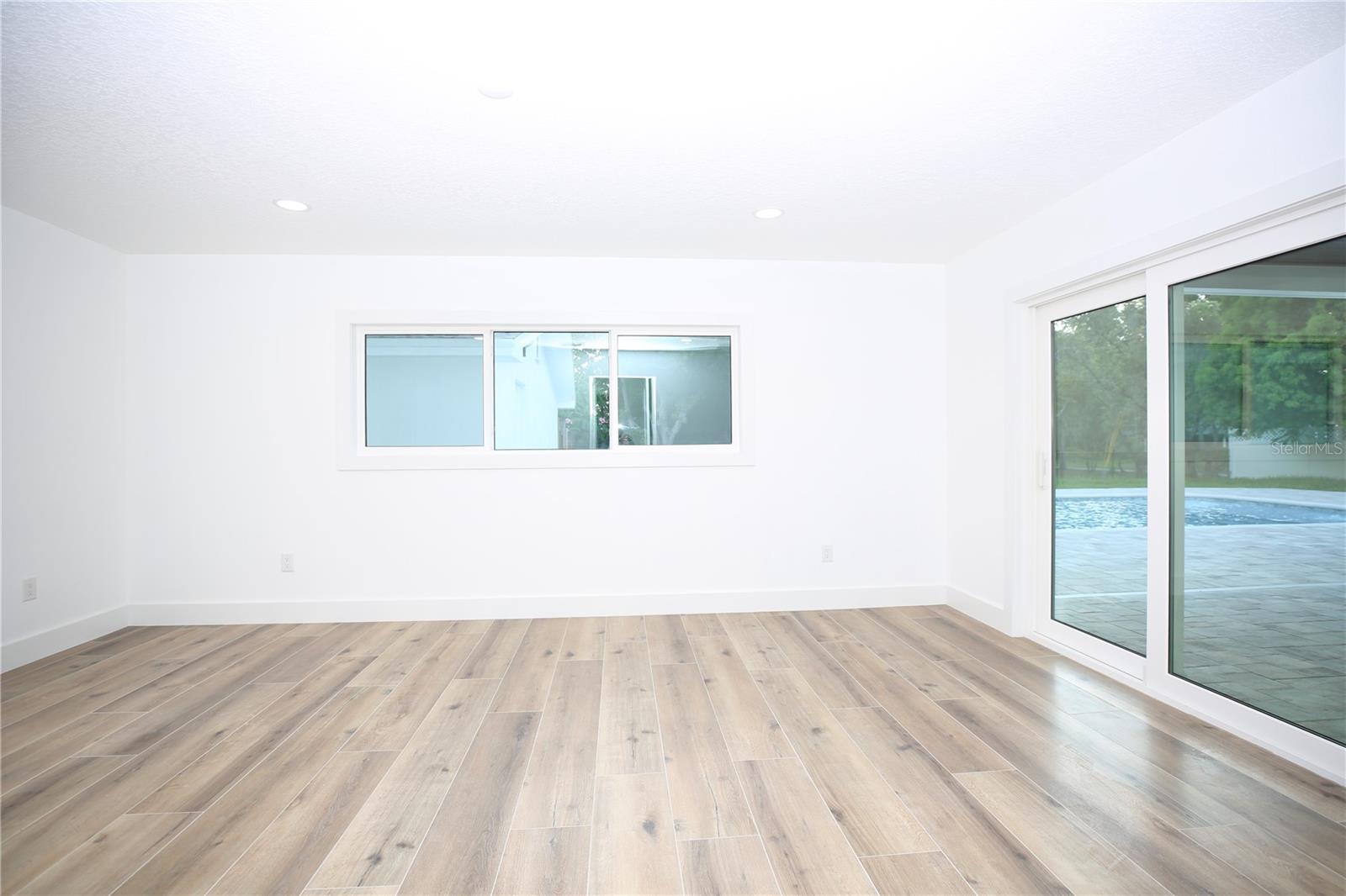 1646 ROBIN HOOD LN — photo 22