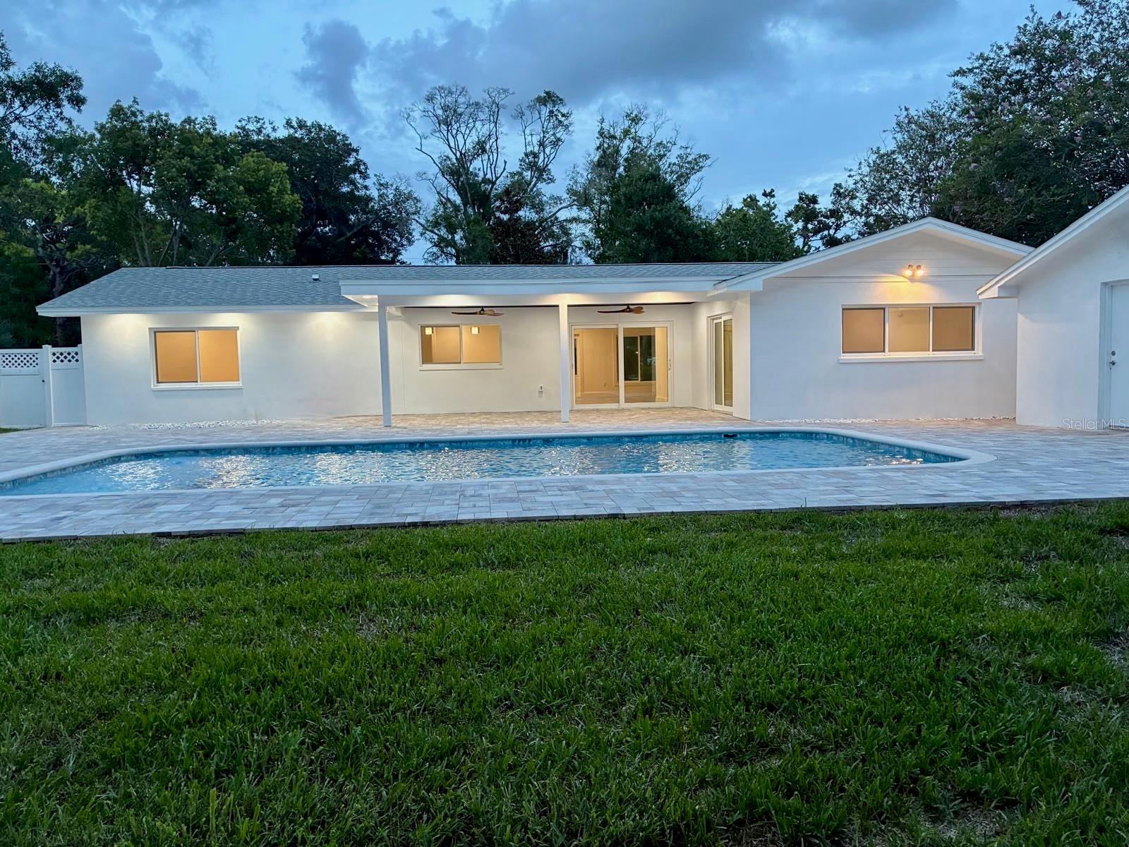 1646 ROBIN HOOD LN — photo 37