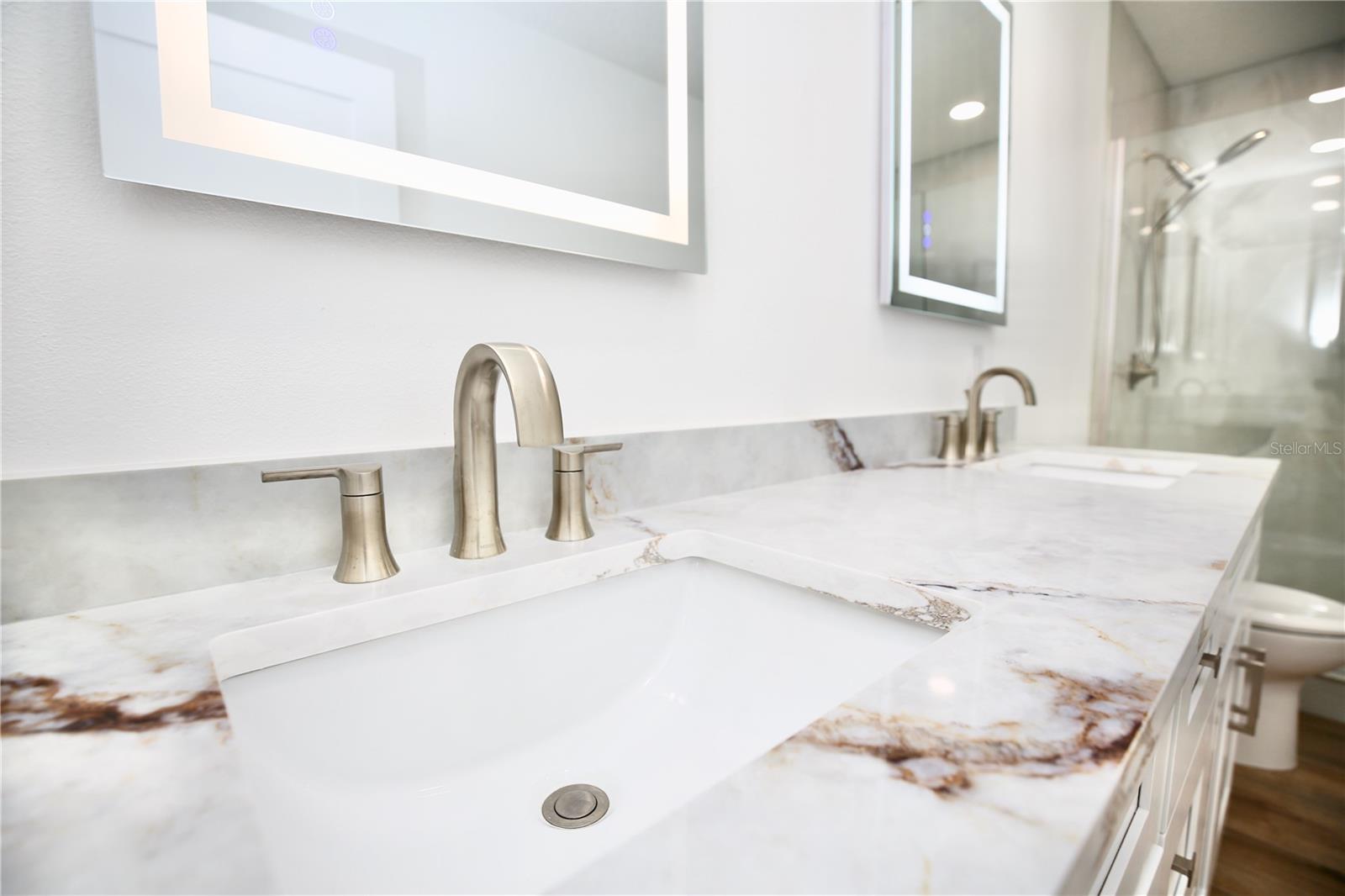 1646 ROBIN HOOD LN — photo 25