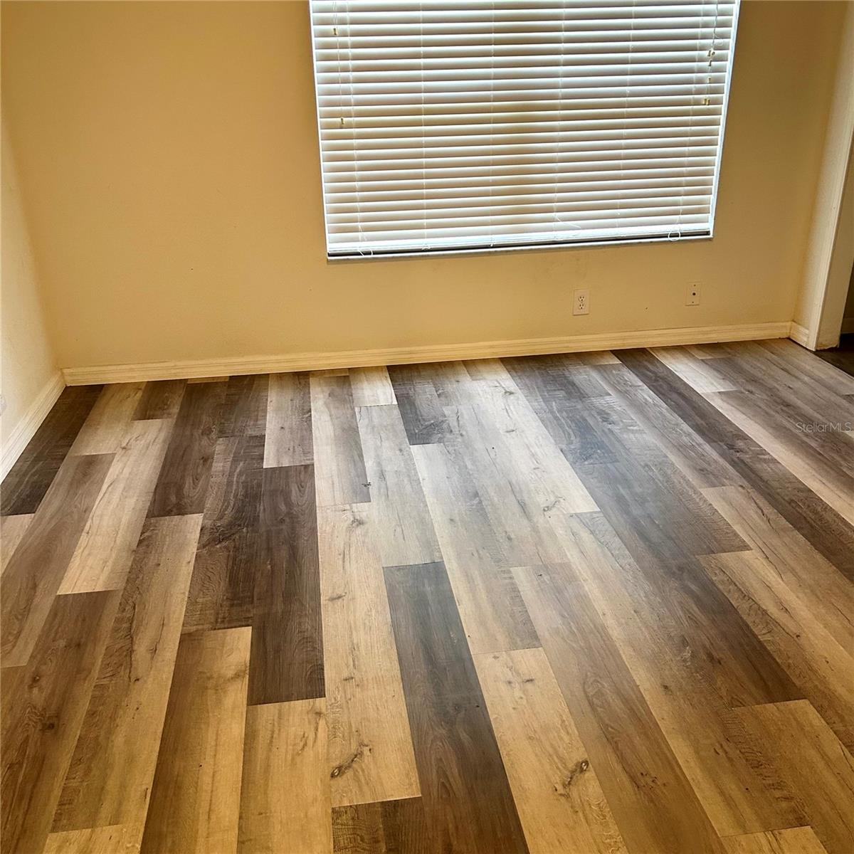 2568 HIDDEN COVE LN — photo 16