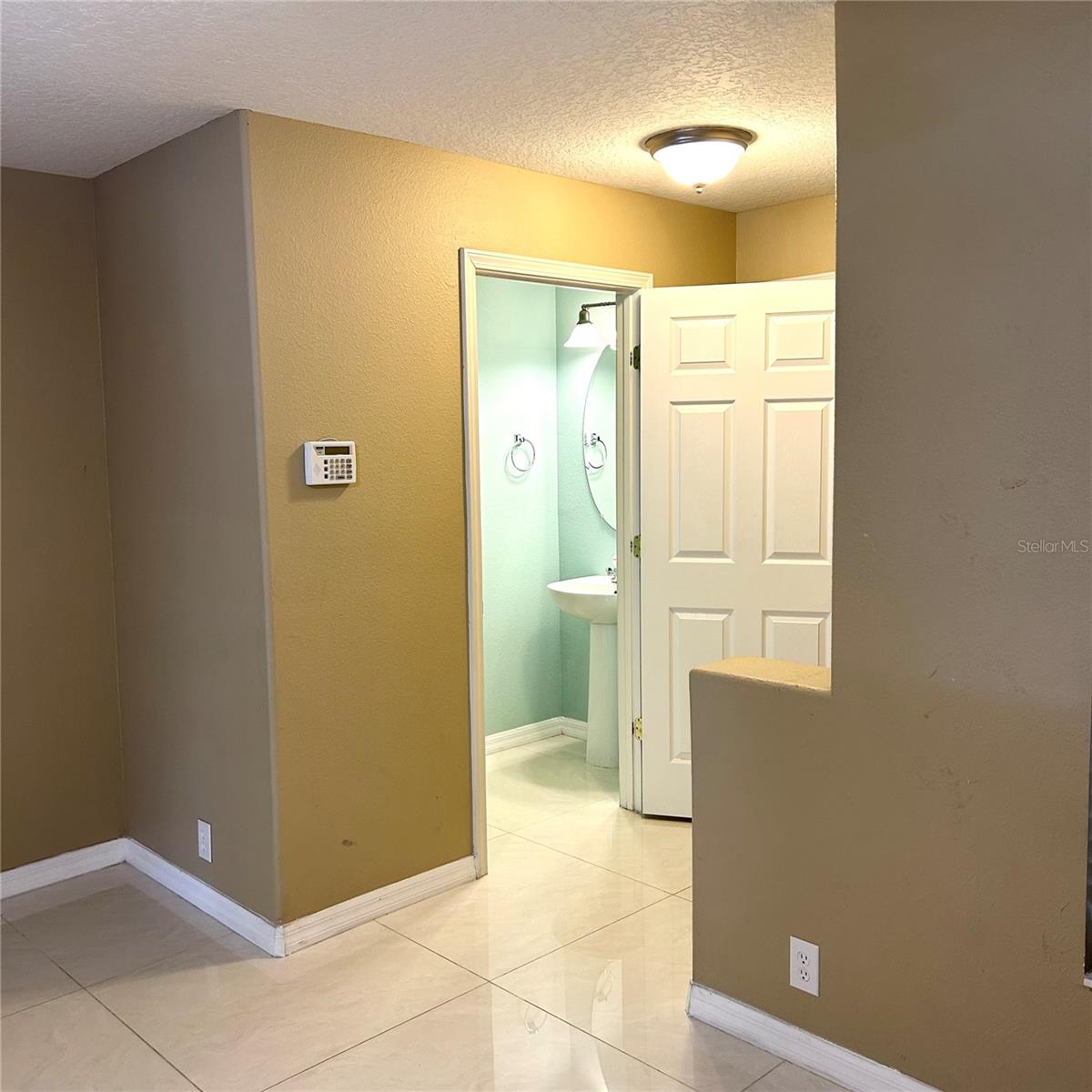 2568 HIDDEN COVE LN — photo 25