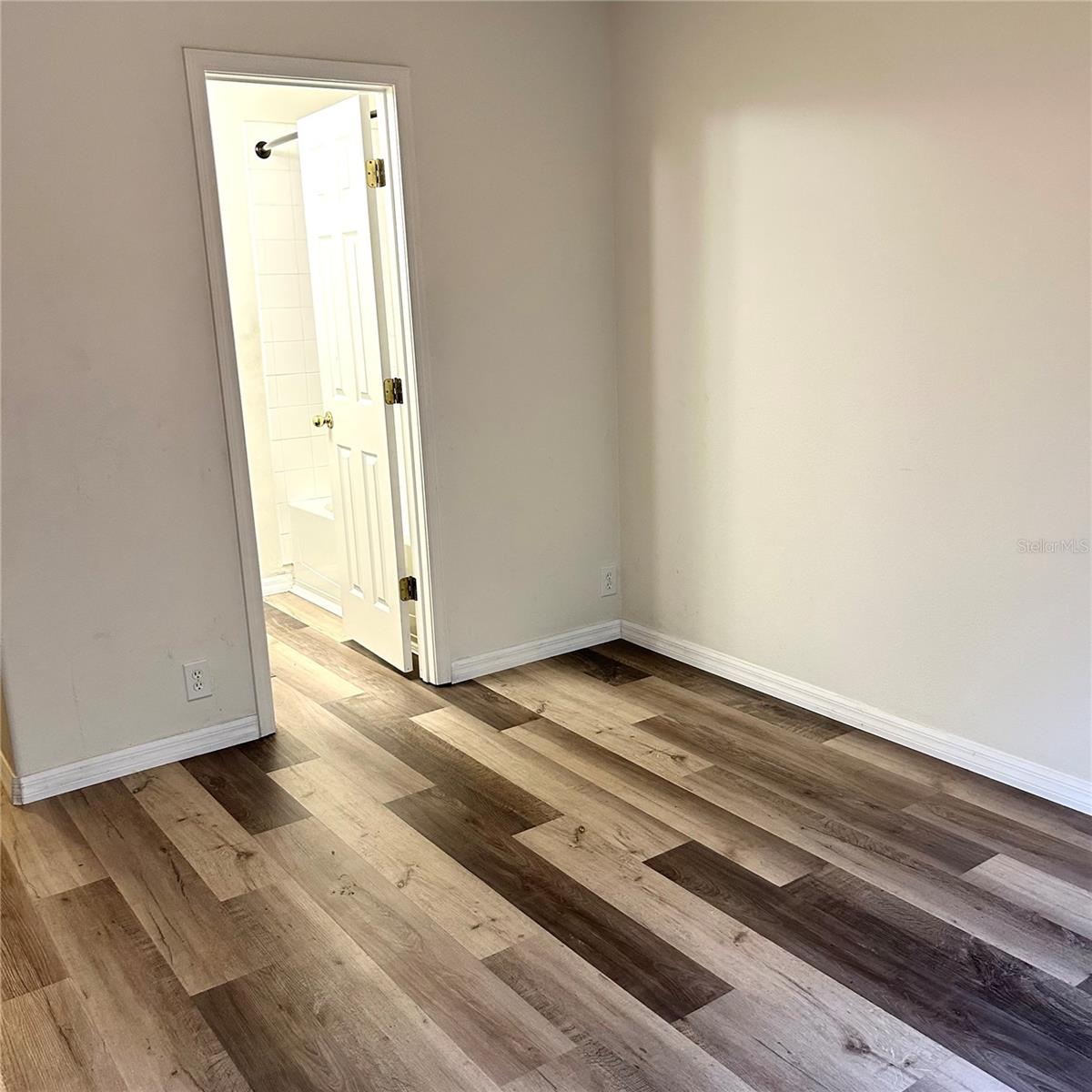 2568 HIDDEN COVE LN — photo 17