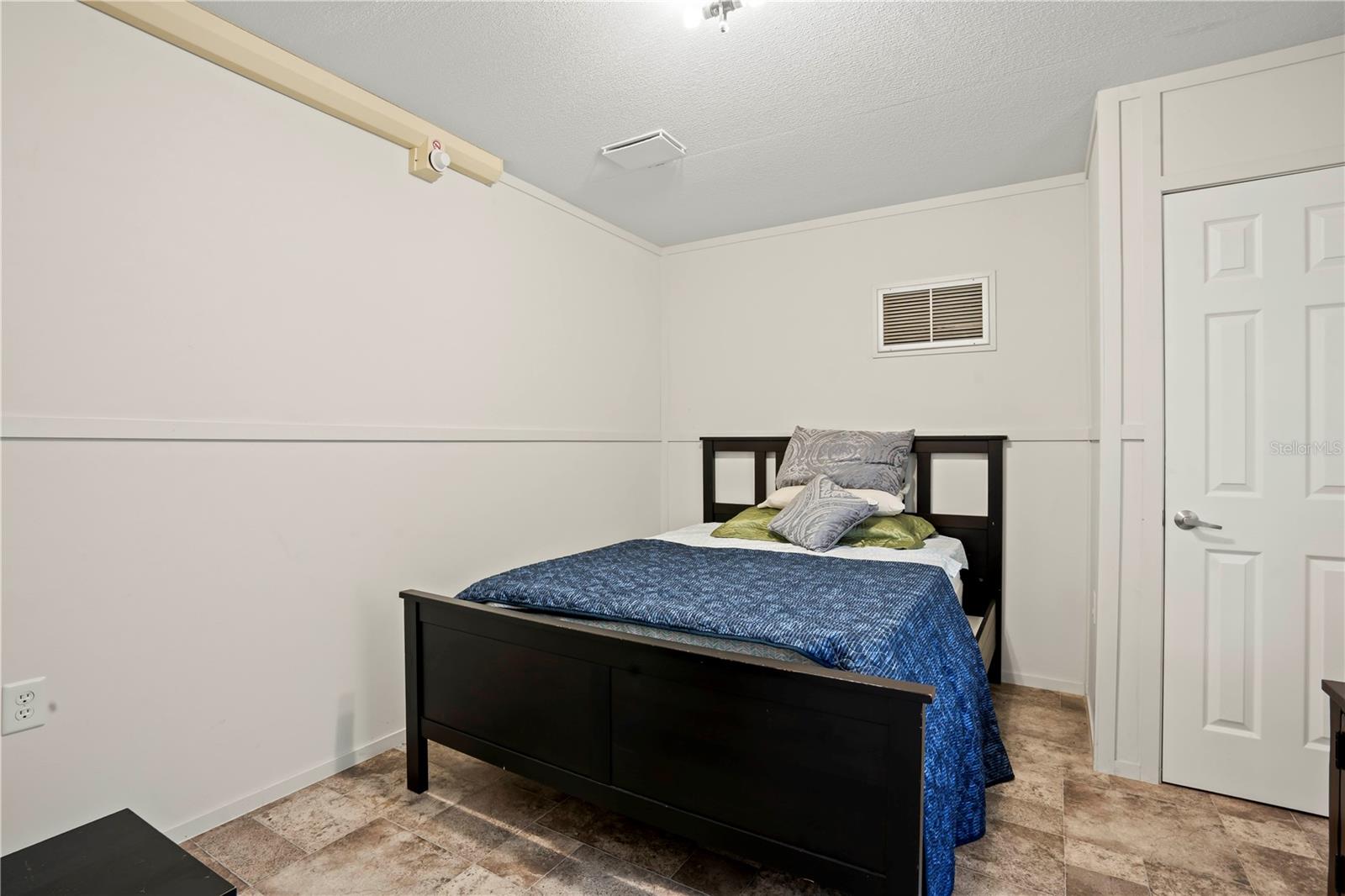 37952 CRYSTAL WAY — photo 23