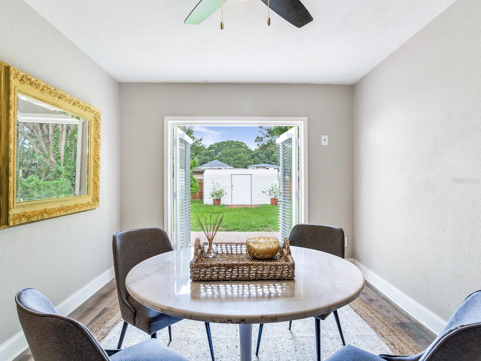 221 N CLEARVIEW AVE — photo 17