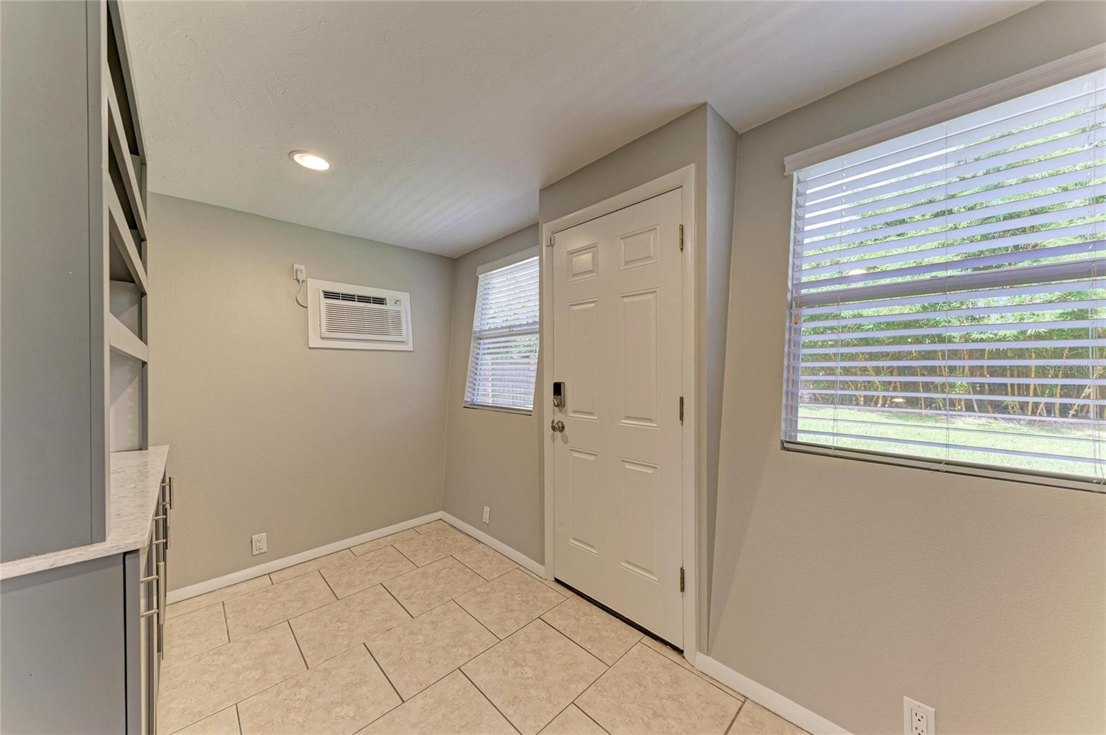 3138 WILLIAMSBURG ST — photo 38