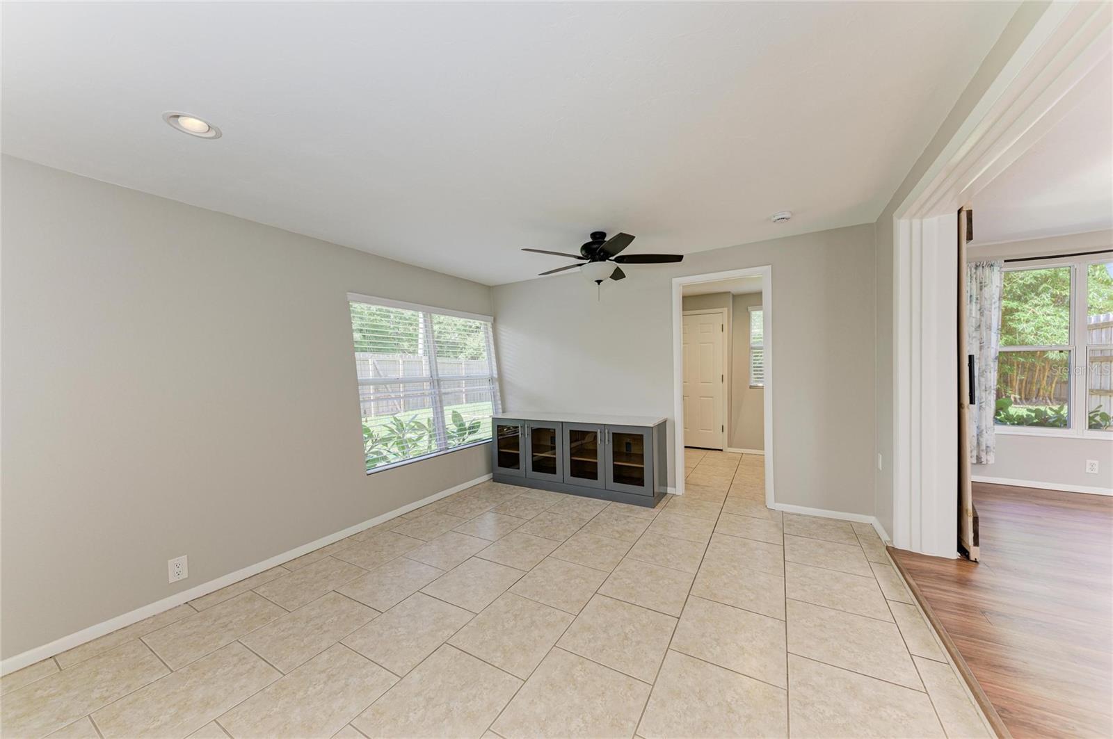 3138 WILLIAMSBURG ST — photo 34