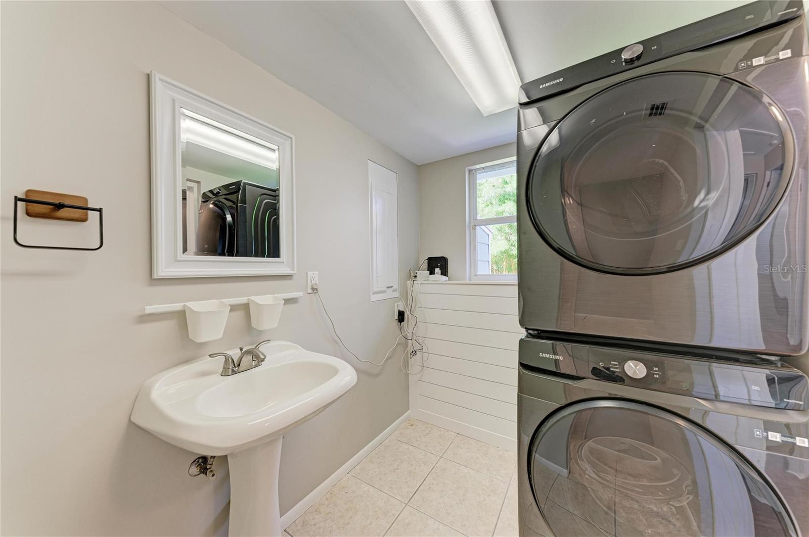 3138 WILLIAMSBURG ST — photo 32