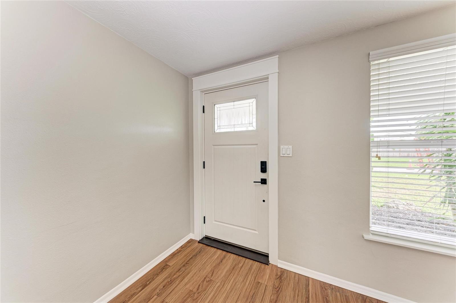 3138 WILLIAMSBURG ST — photo 8