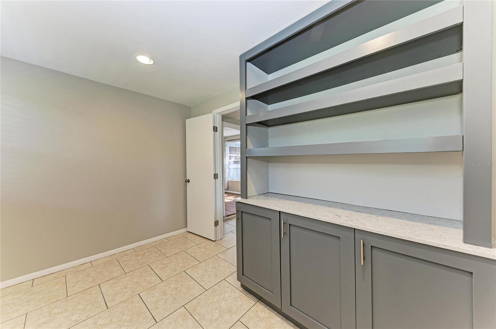 3138 WILLIAMSBURG ST — photo 39