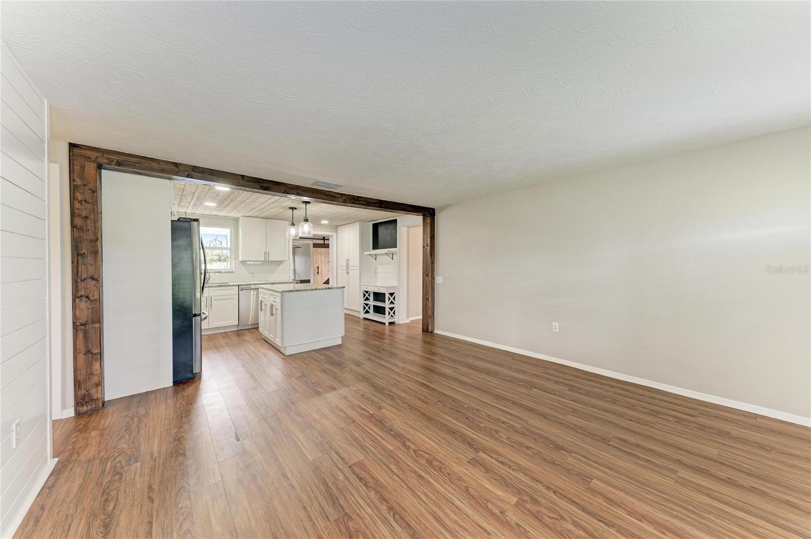 3138 WILLIAMSBURG ST — photo 10