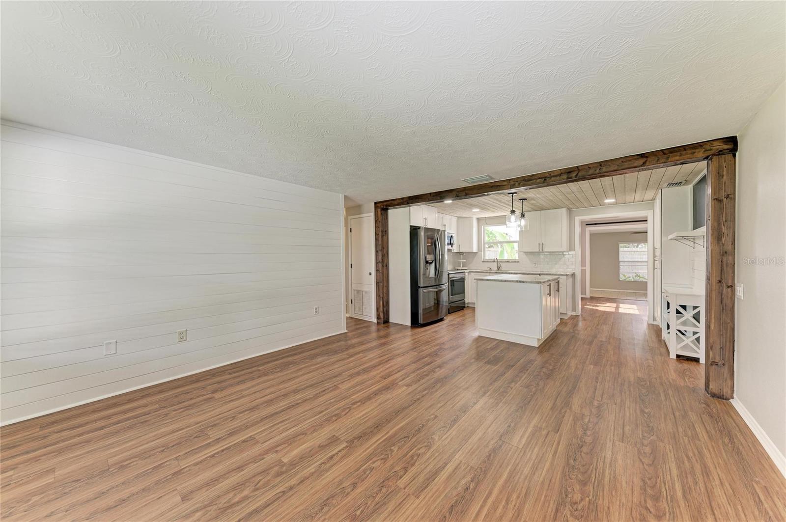 3138 WILLIAMSBURG ST — photo 9