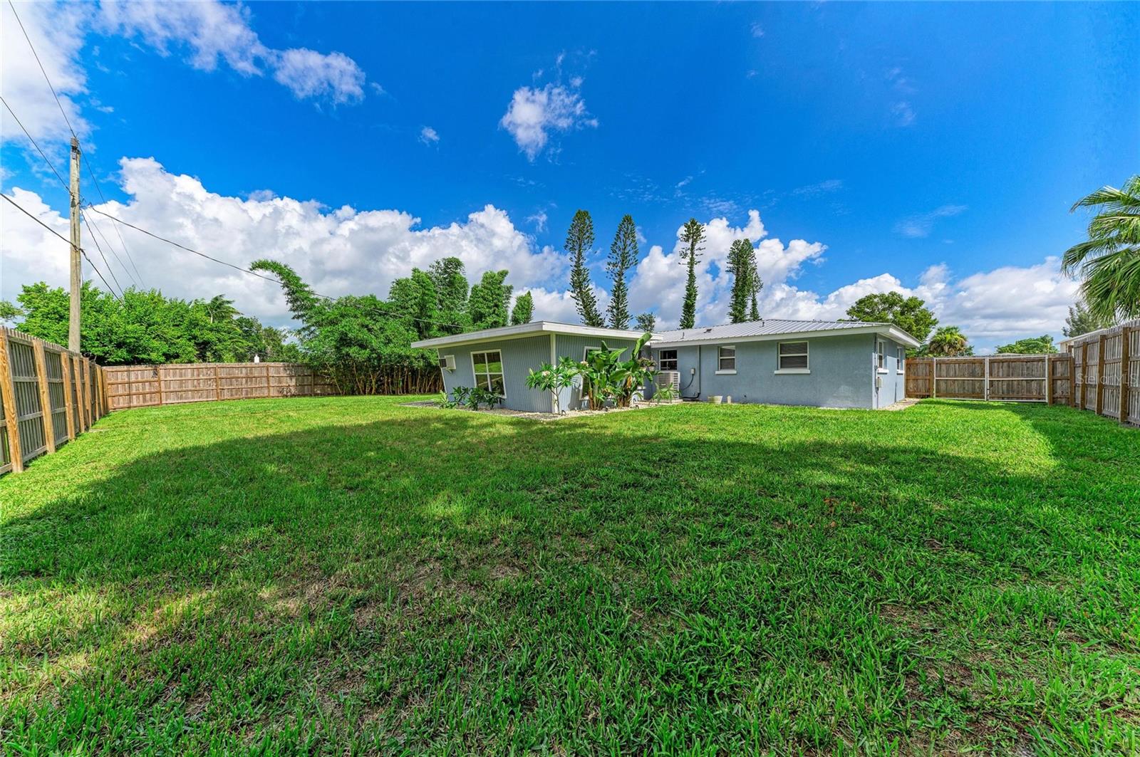 3138 WILLIAMSBURG ST — photo 44